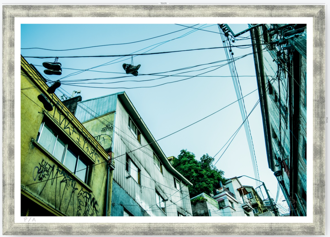 Shoefiti II - 48 x 33 cm