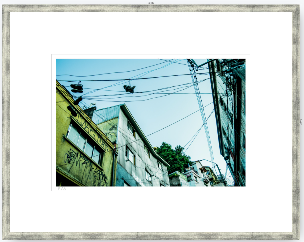 Shoefiti II - 48 x 33 cm