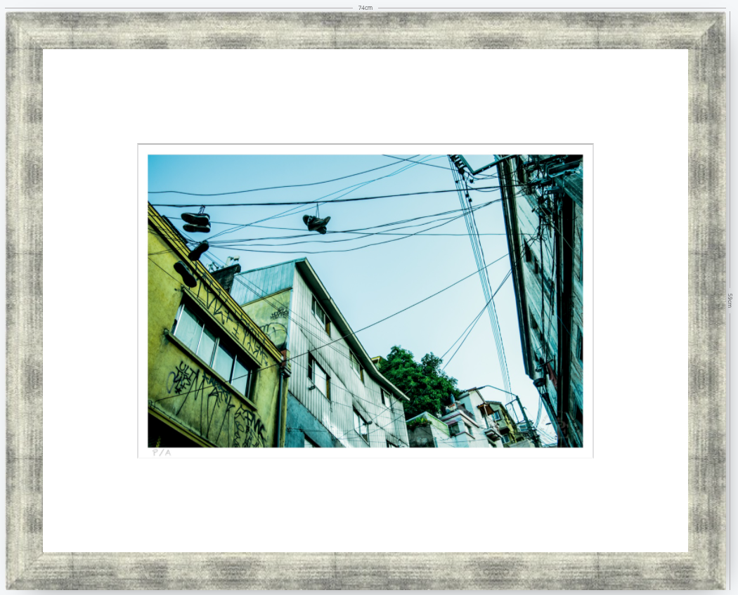 Shoefiti II - 48 x 33 cm