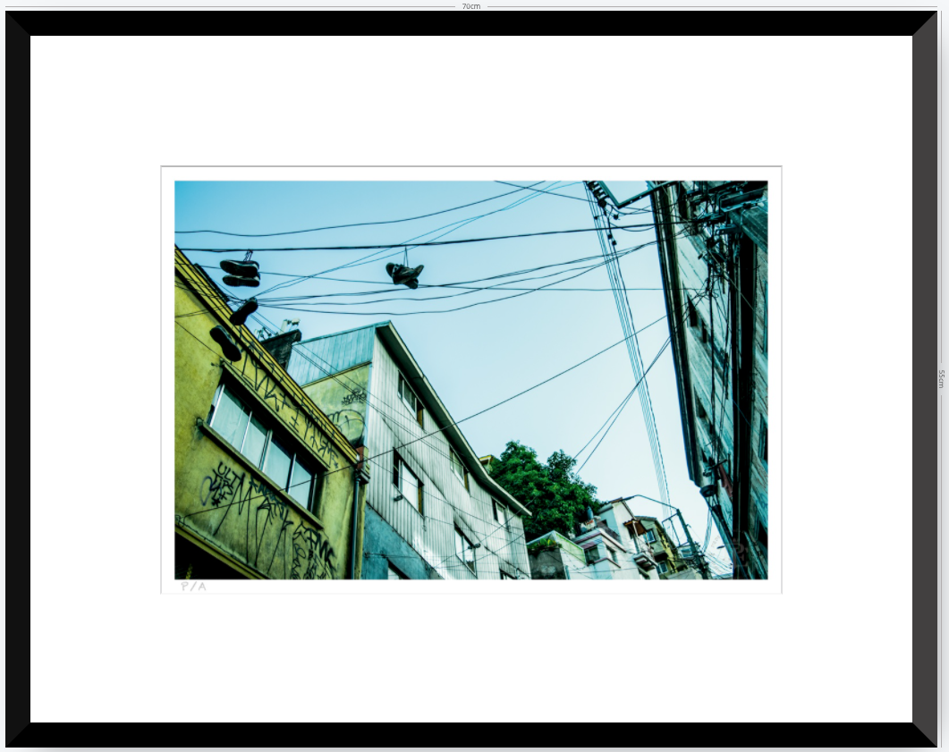 Shoefiti II - 48 x 33 cm