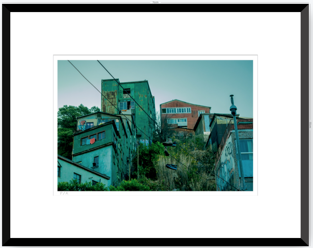 Shoefiti III - 48 x 33 cm